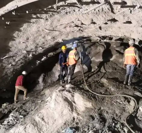 铁岭拱顶带模注浆料的施工流程及注意事项